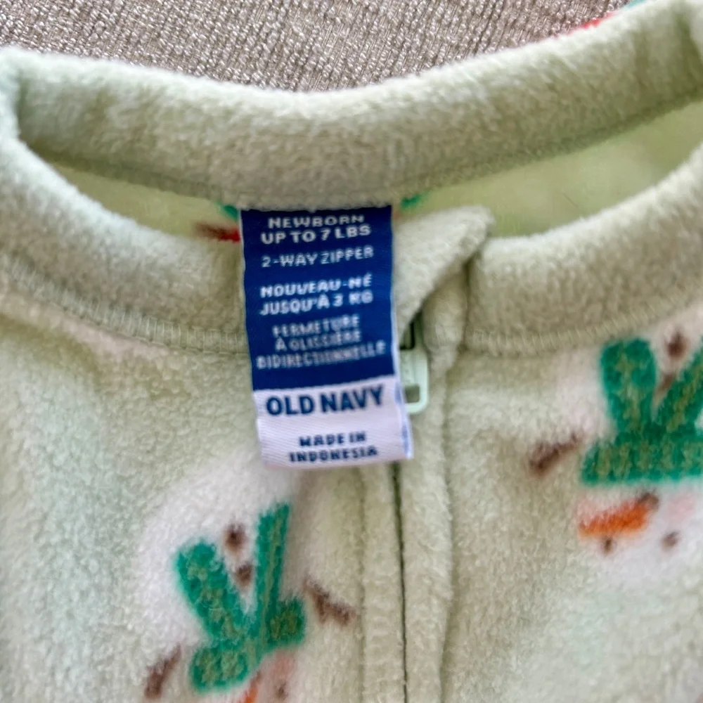 Newborn Fleece Zipper Footies (Carters and Old Navy) - Picture 6 of 6